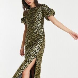 Never worn! Black gold animal print dress, Topshop
US size 10.